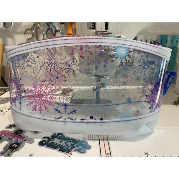 PASTEL FROZEN TOILETRY BAG